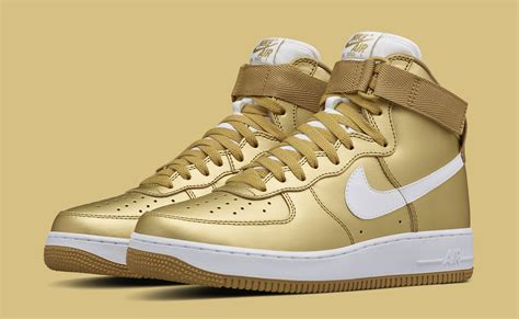 nike schuhe in gold